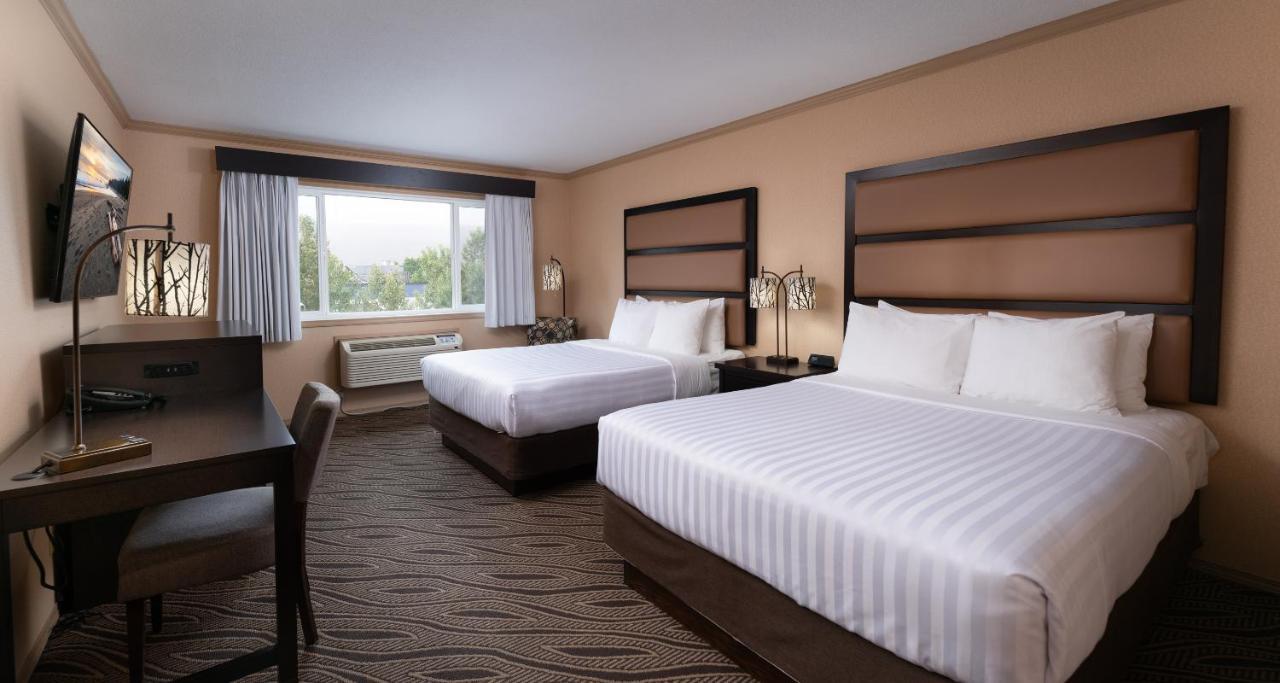 Prestige Inn Голден Екстер'єр фото