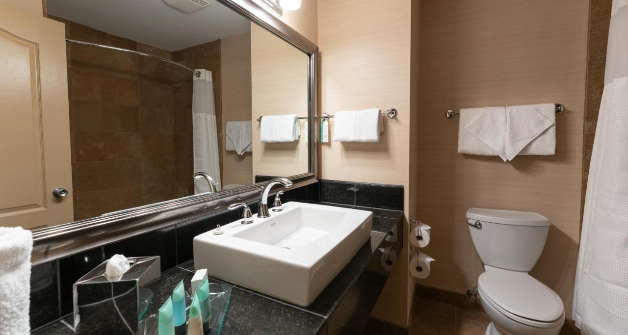 Prestige Inn Голден Екстер'єр фото