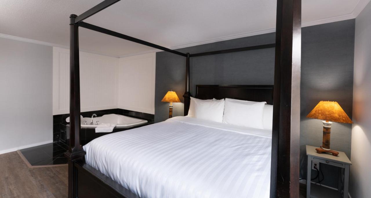 Prestige Inn Голден Екстер'єр фото