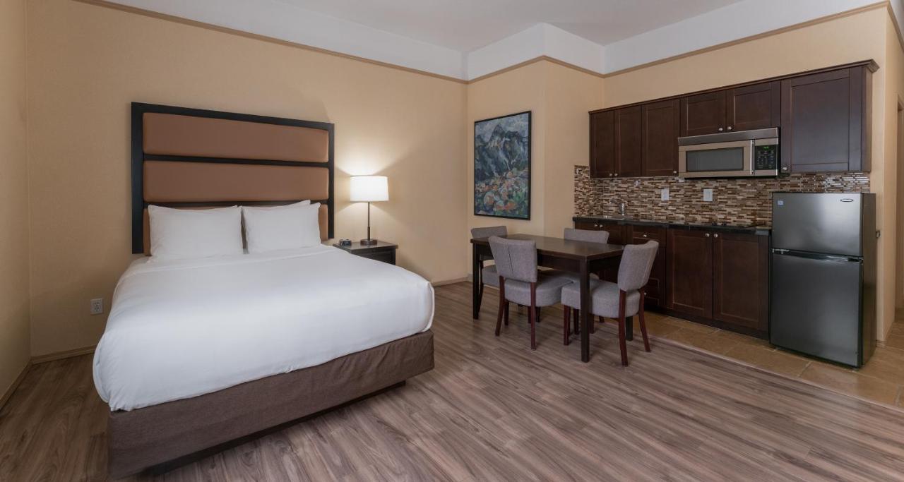 Prestige Inn Голден Екстер'єр фото
