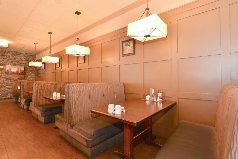 Prestige Inn Голден Екстер'єр фото