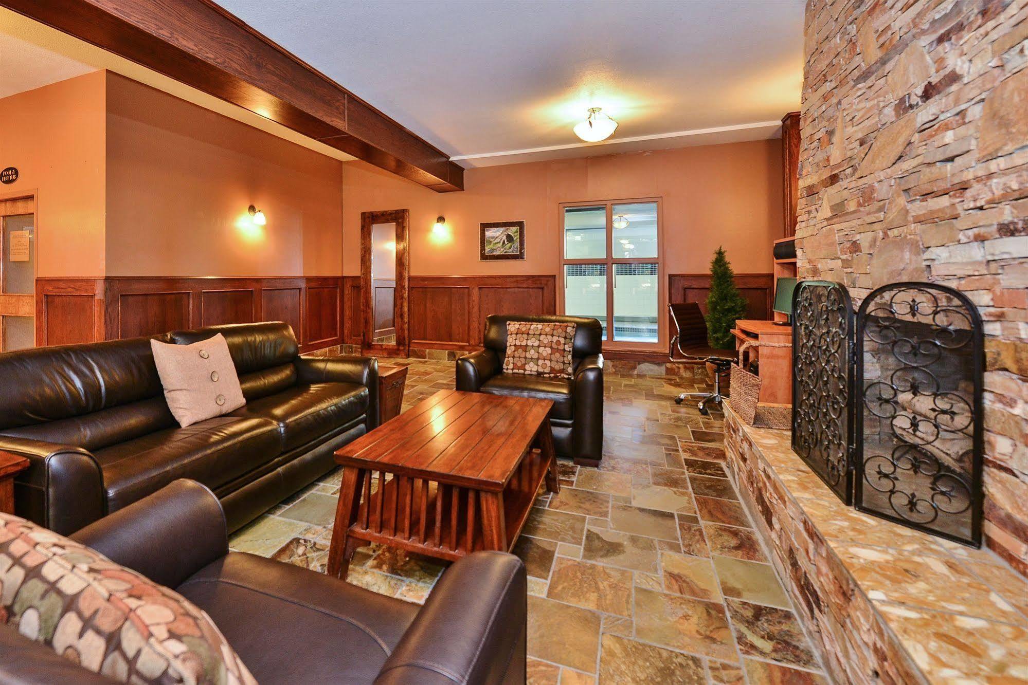 Prestige Inn Голден Екстер'єр фото